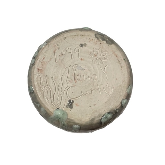 Handcrafted Pottery Vase - Picture 4 of 8